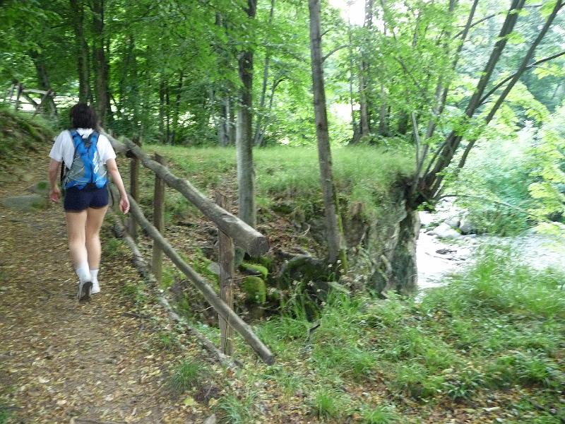 P1000417.JPG - Lungo il torrente Oropa