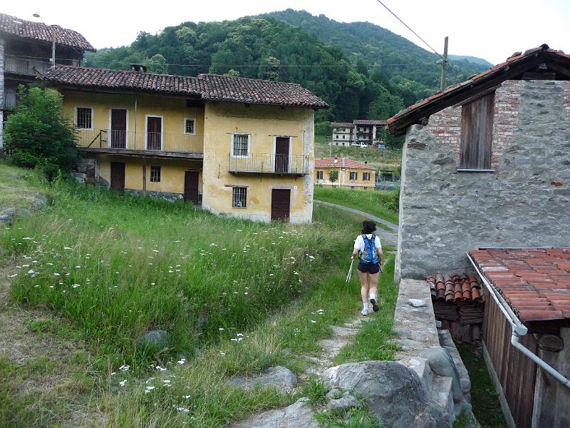 P1000426.JPG - Frazione Valle